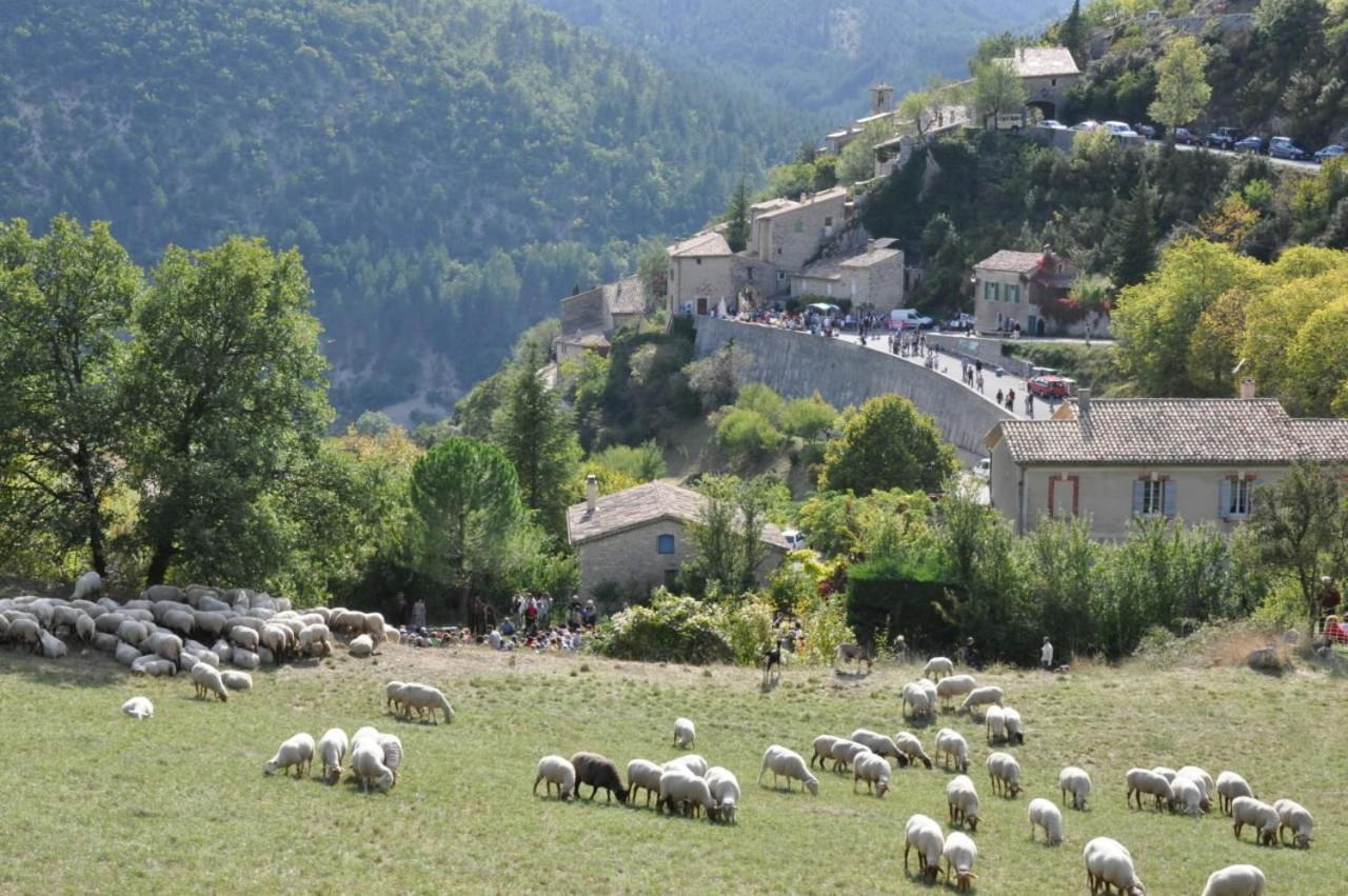 Escapades En Ventoux Villa เวอนาสก์ ภายนอก รูปภาพ